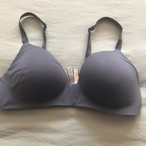 Victoria Secret lightly lined t-shirt bra 38C